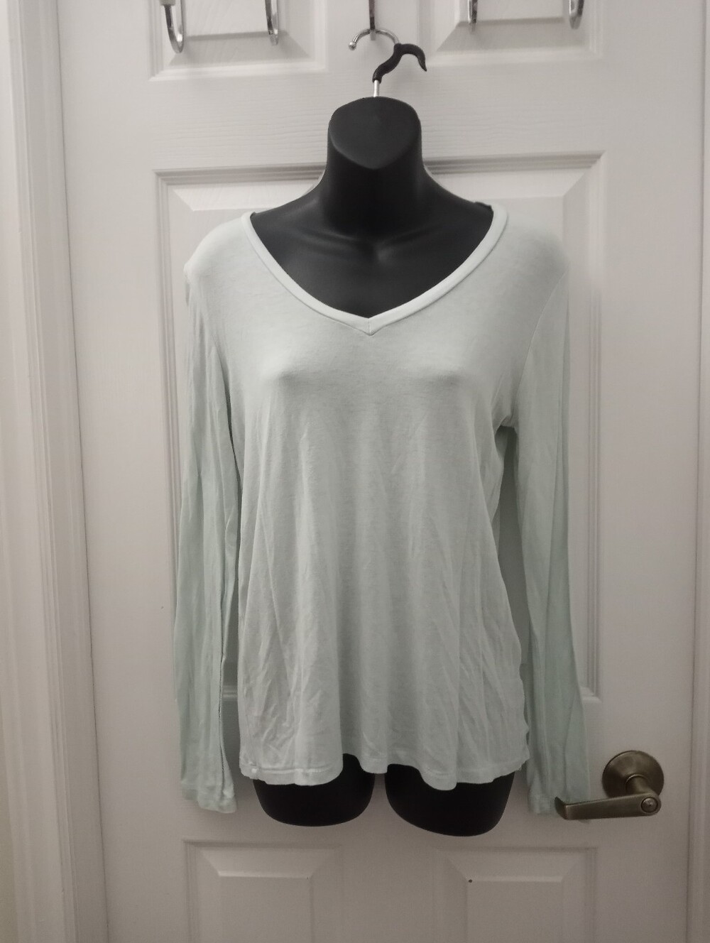 S Tresics Light Mint Green Long Sleeve V-Neck Tee